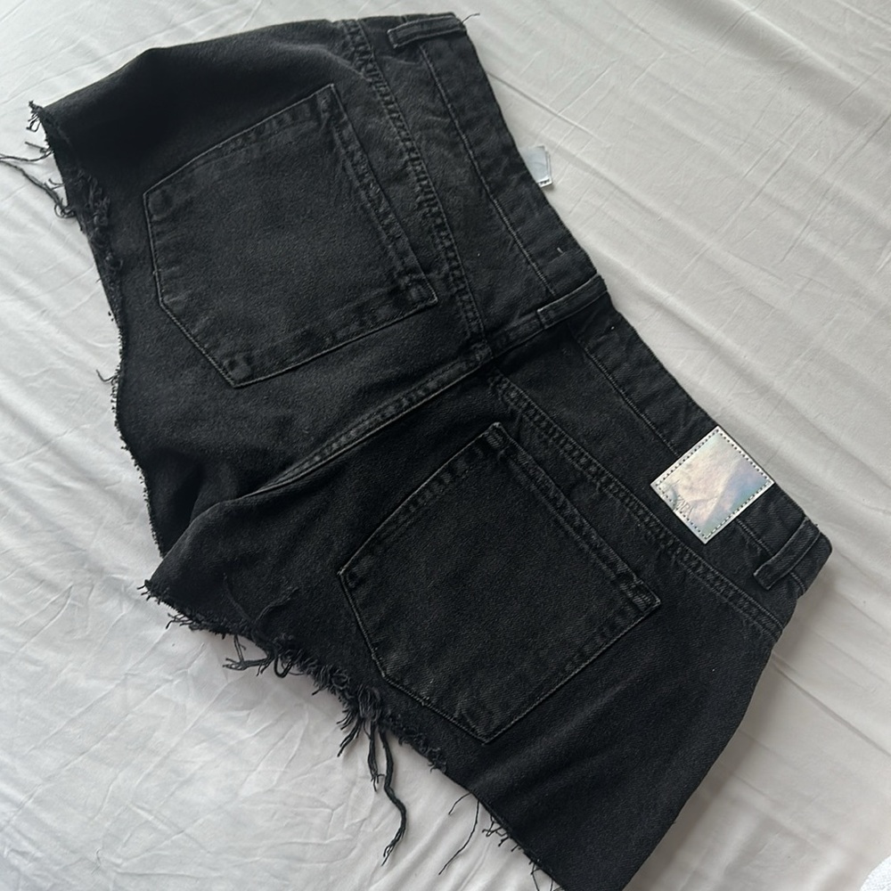 LOW RISE RIPPED DENIM SHORTS - Picture 4 of 7